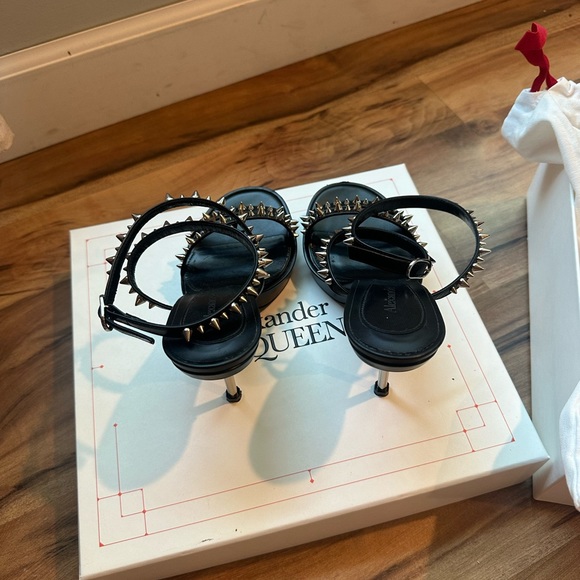 Alexander McQueen Heels - Picture 3 of 5